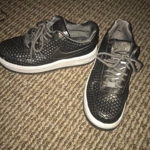 Nike women’s Air Force Sneakers